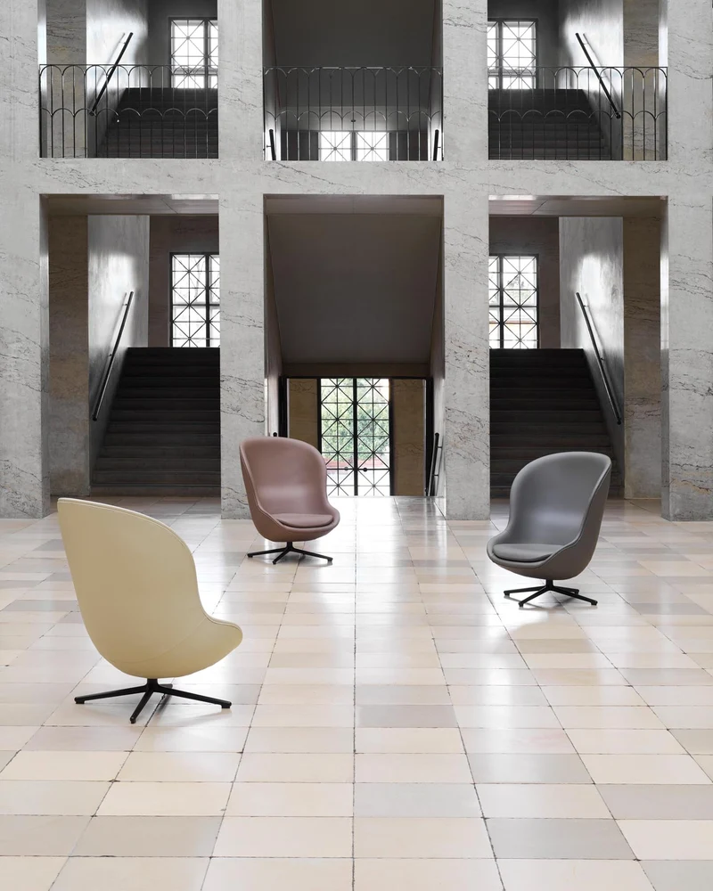 Hyg Lounge-Sessel Hoch mit Drehgestell schwarzes Aluminium Tilt Hallingdal